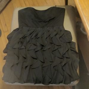 *Like New* Lauren Conrad Strapless Ruffle dress